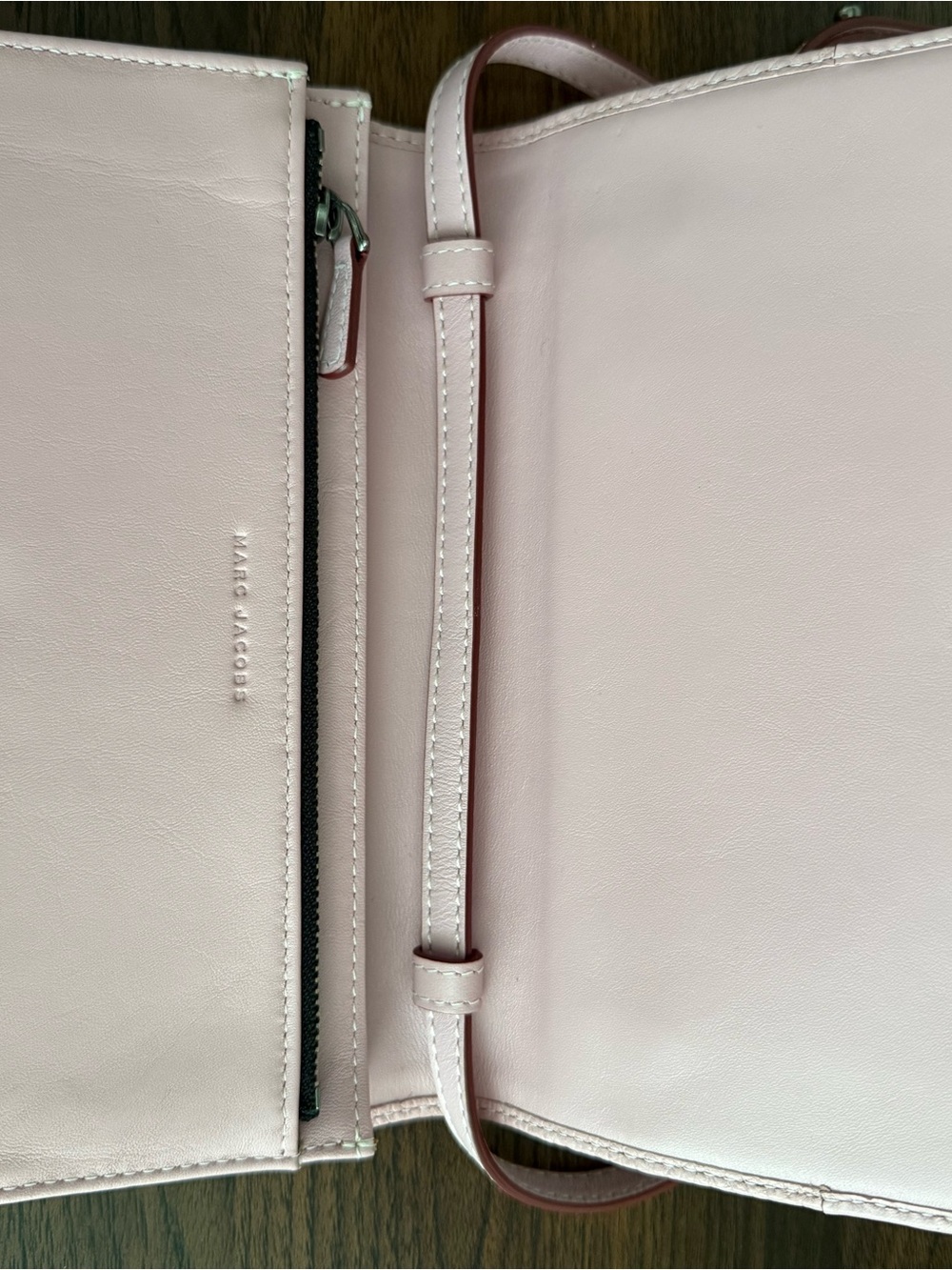 Marc Jacobs Pale Pink Scalloped Leather Crossbody - Picture 3 of 7